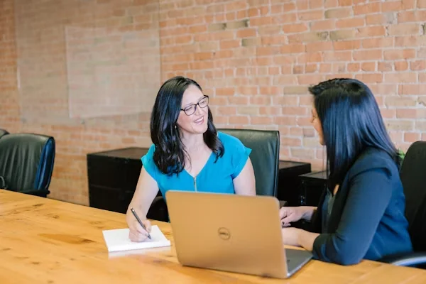 Legal consultant advising a client during a consultation session